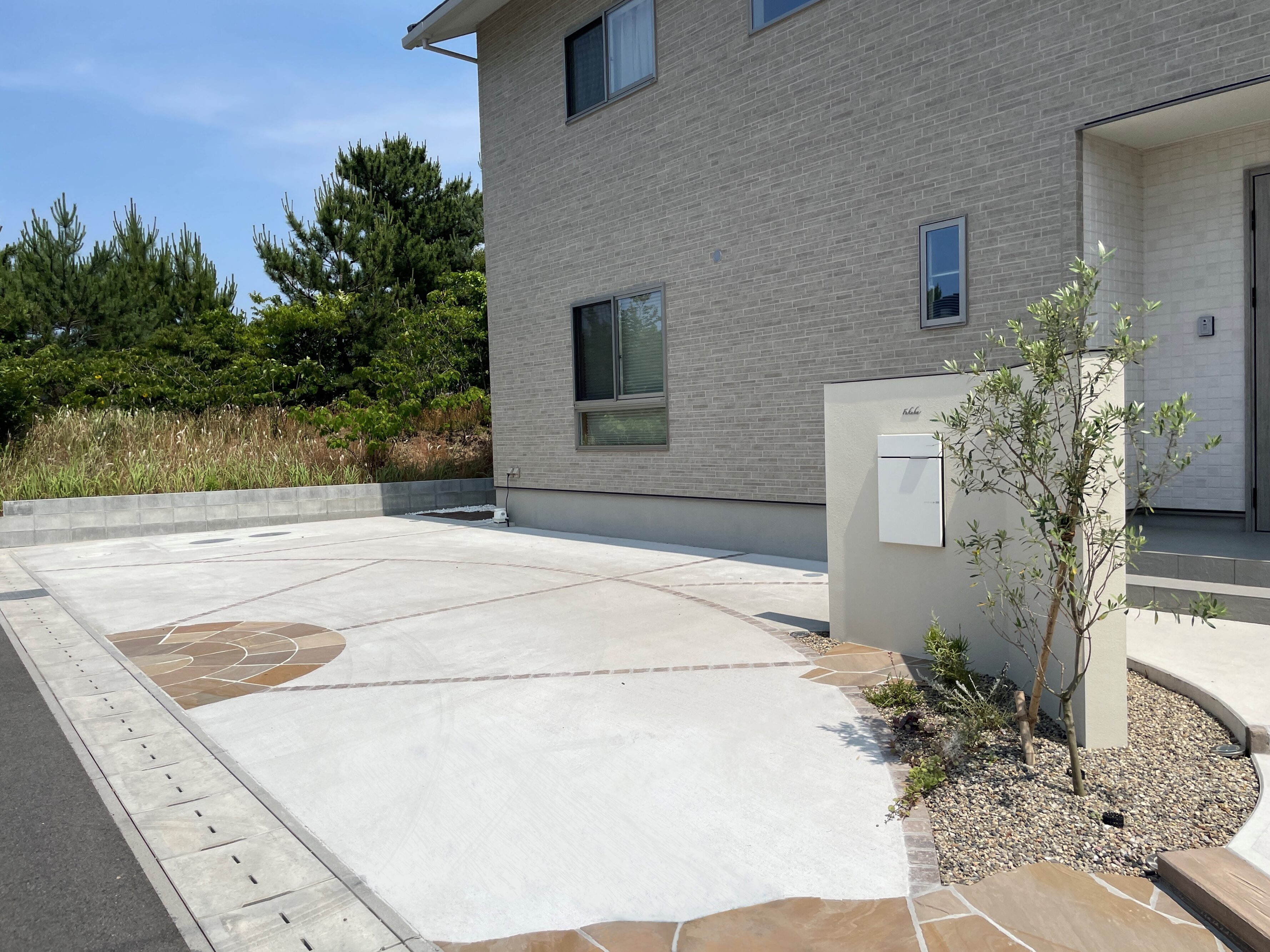 出雲市 外構リフォーム 駐車場拡張後の全景